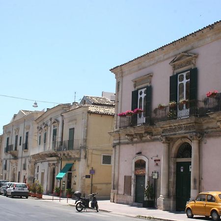 Palazzo Il Cavaliere B&B De Charme Μόντικα Εξωτερικό φωτογραφία