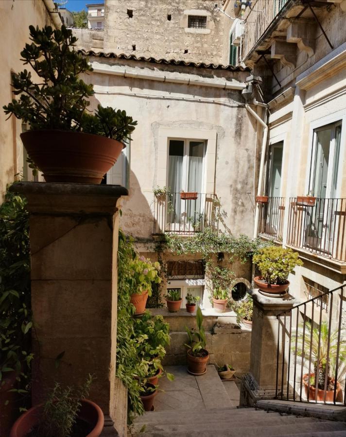 Palazzo Il Cavaliere B&B De Charme Μόντικα Εξωτερικό φωτογραφία
