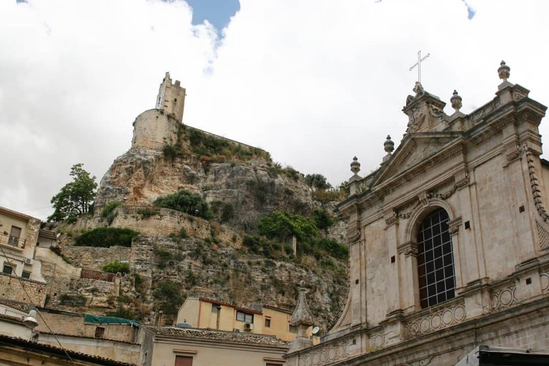 Palazzo Il Cavaliere B&B De Charme Μόντικα Εξωτερικό φωτογραφία
