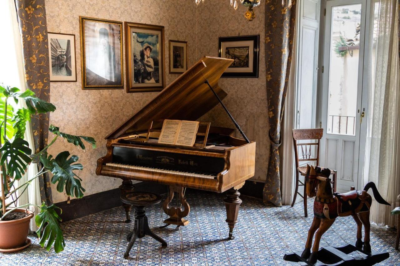Palazzo Il Cavaliere B&B De Charme Μόντικα Εξωτερικό φωτογραφία