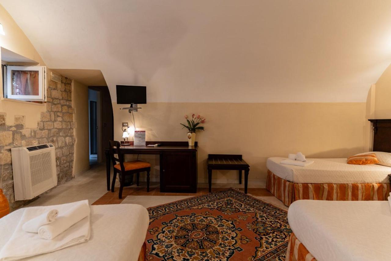 Palazzo Il Cavaliere B&B De Charme Μόντικα Εξωτερικό φωτογραφία