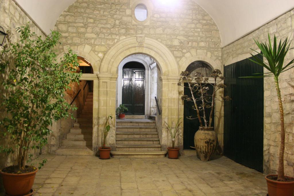 Palazzo Il Cavaliere B&B De Charme Μόντικα Εξωτερικό φωτογραφία