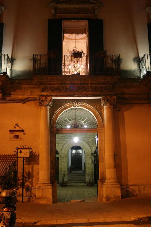 Palazzo Il Cavaliere B&B De Charme Μόντικα Εξωτερικό φωτογραφία
